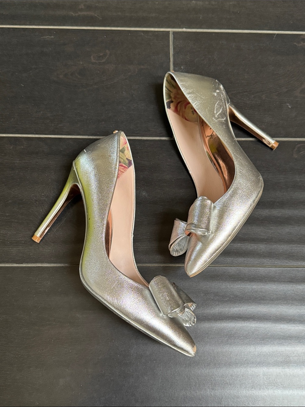 Ted Baker Metallic Silver Pointed Toe Bow Heels 38.5
